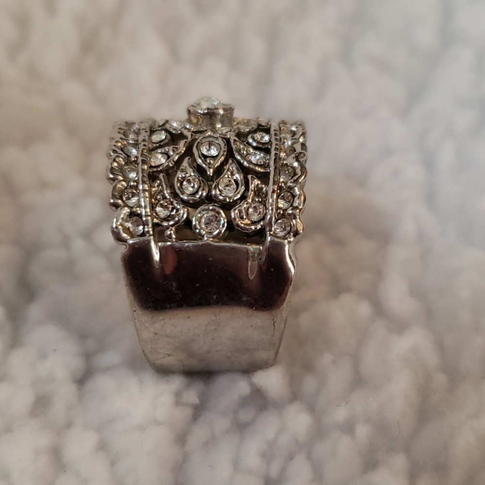 Express Ring - Picture 3 of 7